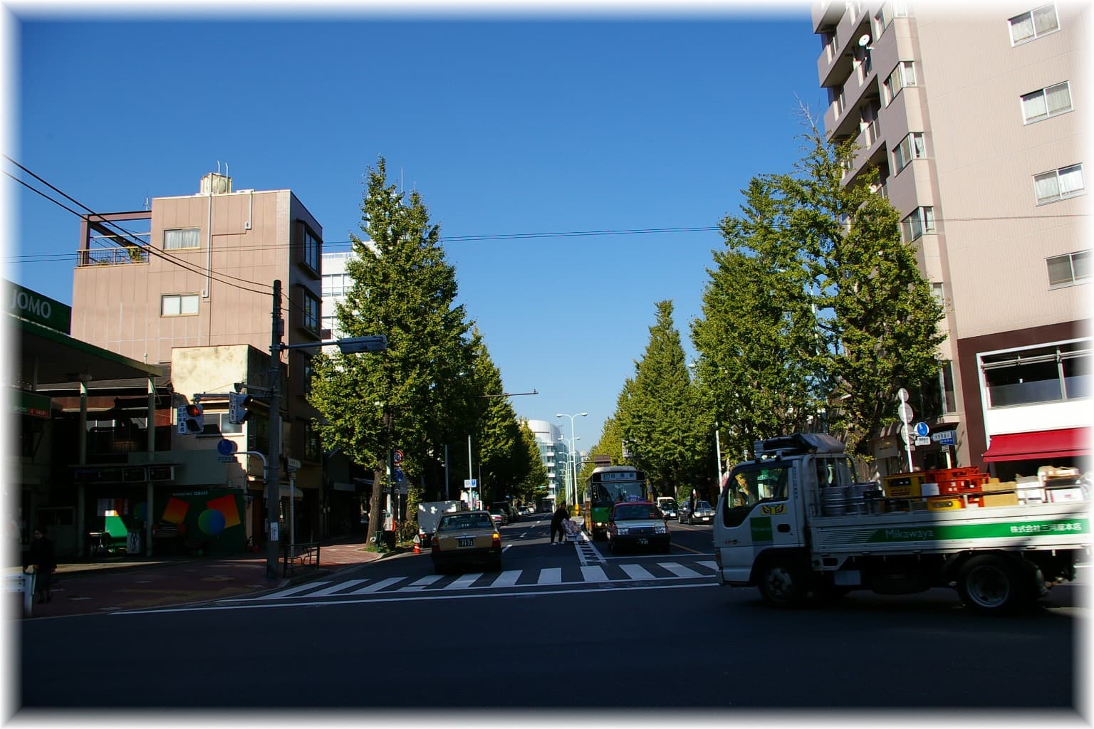 Shirokanedai Park